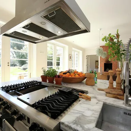 Luxurious In Near The Sea Villa